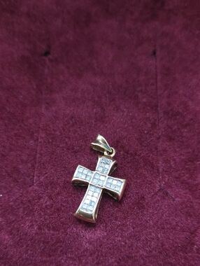 10k Diamond Cross Pendant